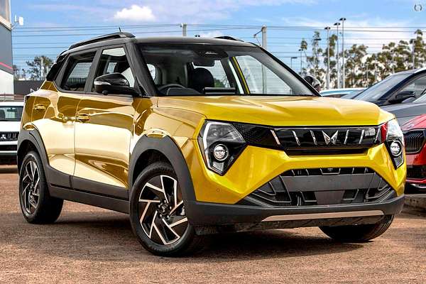 2025 Mahindra XUV3XO AX7L