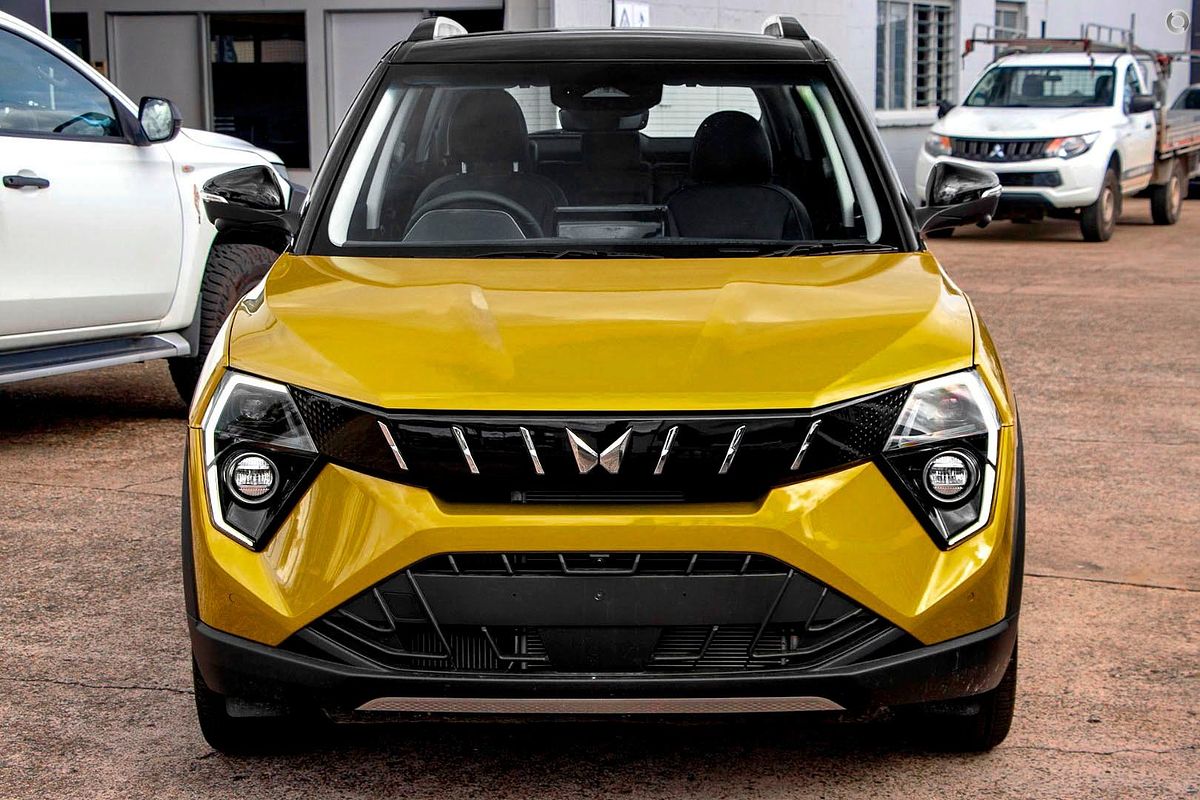 2025 Mahindra XUV3XO AX7L