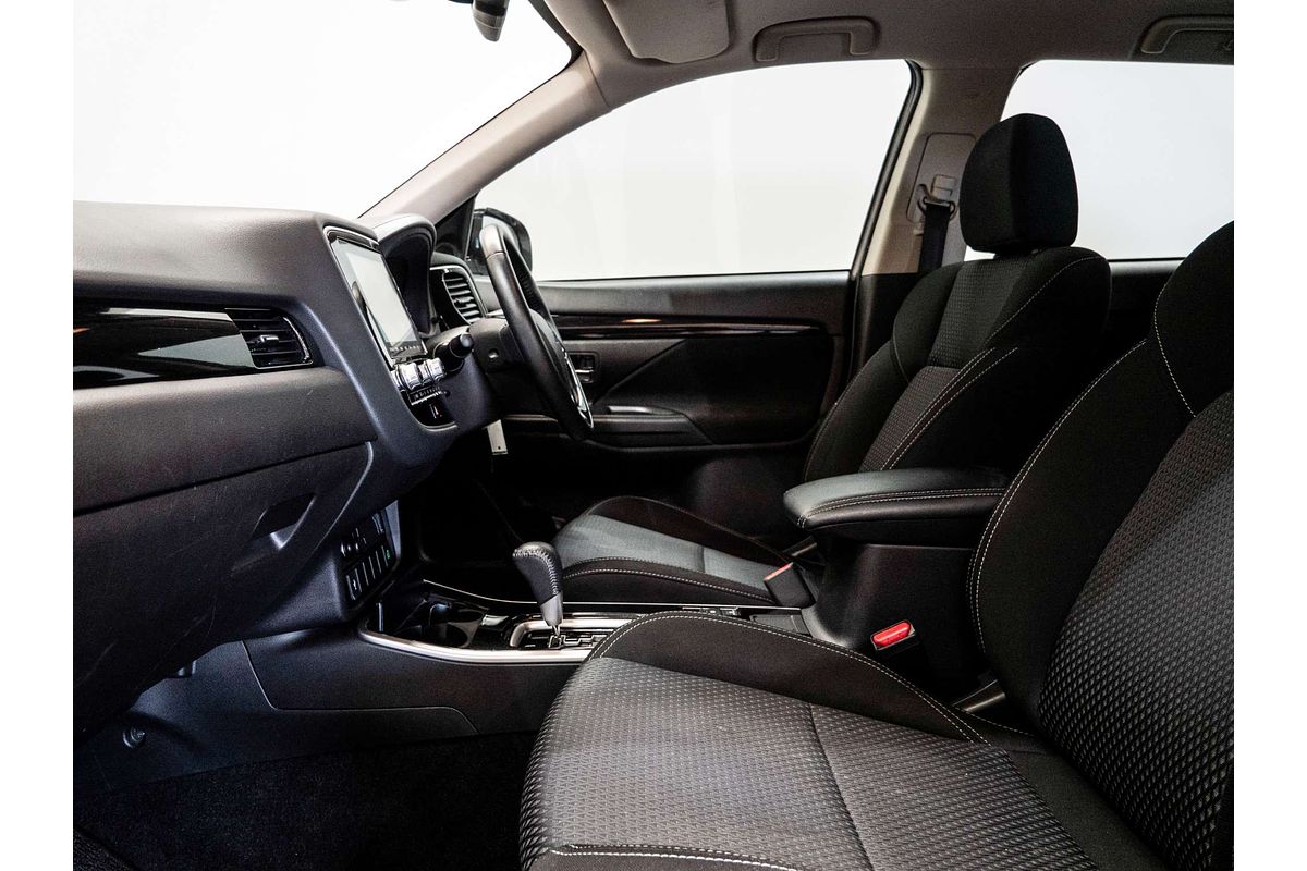 2020 Mitsubishi Outlander ES ZL