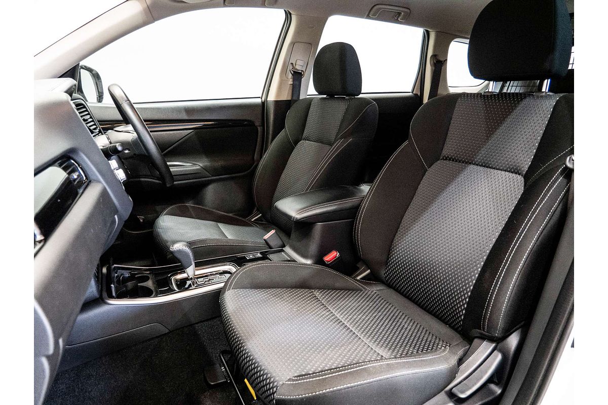 2020 Mitsubishi Outlander ES ZL