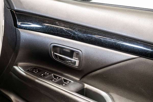 2020 Mitsubishi Outlander ES ZL