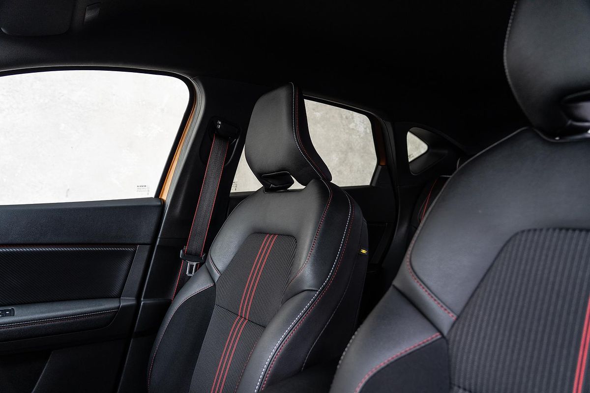 2023 Renault Captur R.S. Line XJB