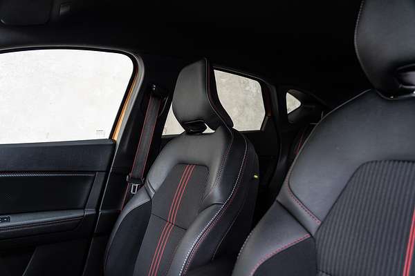 2023 Renault Captur R.S. Line XJB