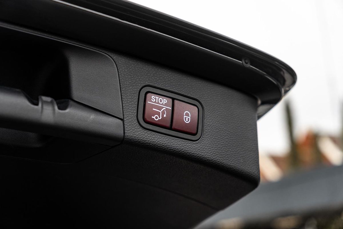 2015 Mercedes-Benz C-Class C350 e S205