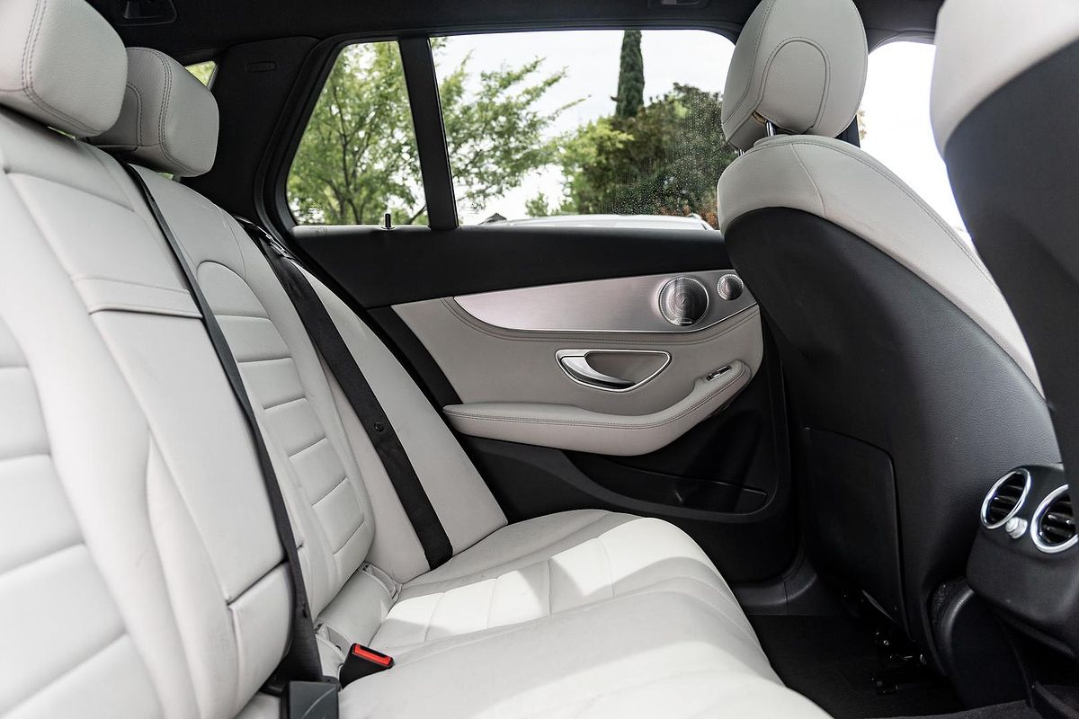 2015 Mercedes-Benz C-Class C350 e S205