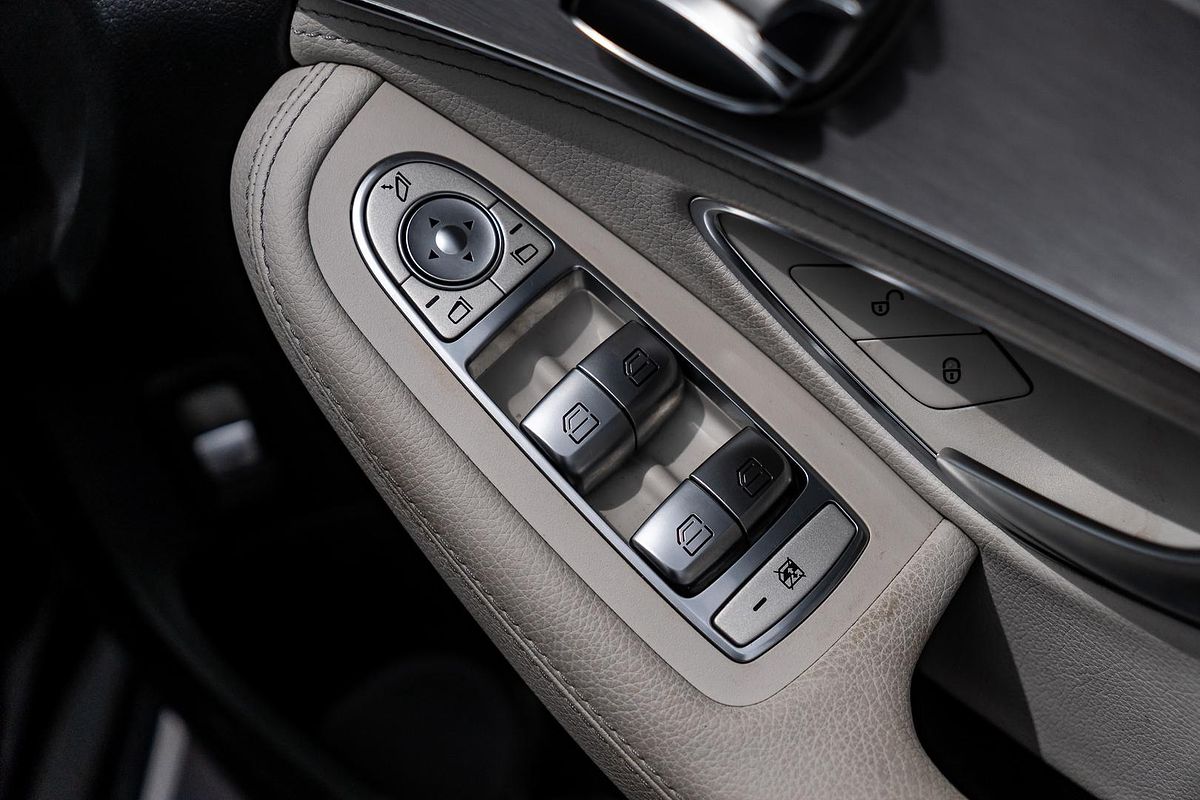 2015 Mercedes-Benz C-Class C350 e S205