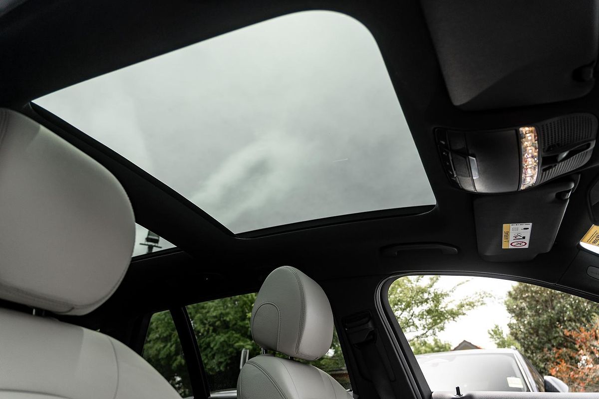 2015 Mercedes-Benz C-Class C350 e S205