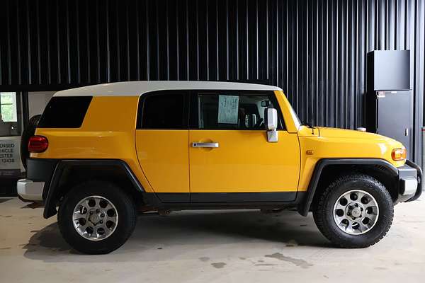 2011 Toyota FJ Cruiser GSJ15R