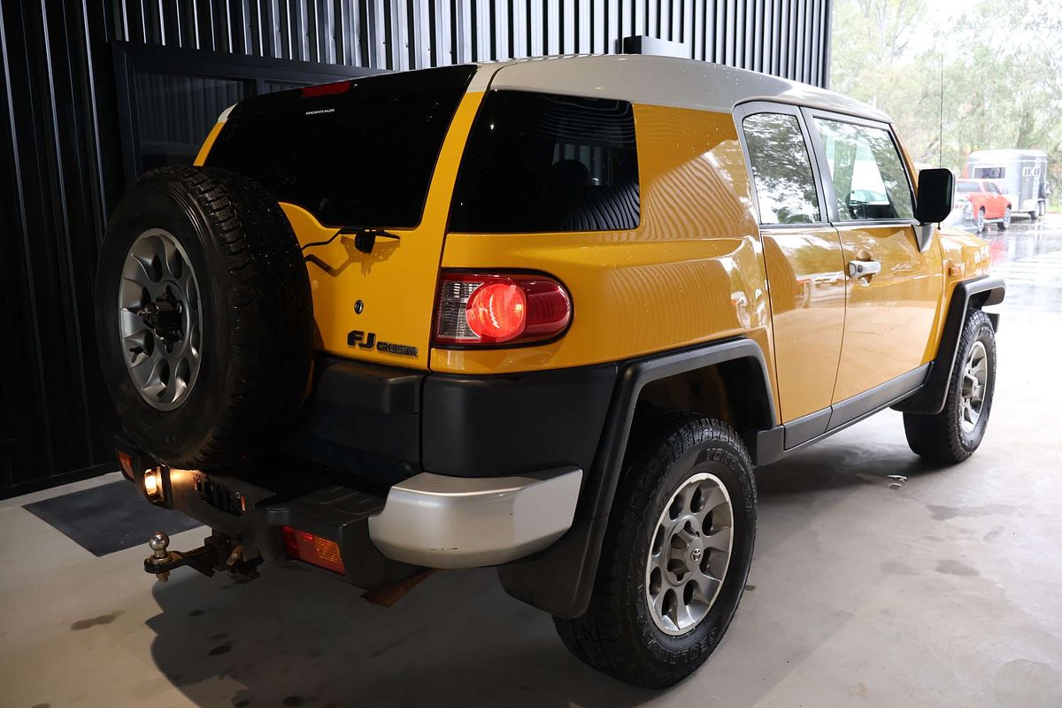2011 Toyota FJ Cruiser GSJ15R