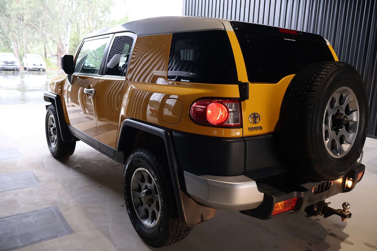 2011 Toyota FJ Cruiser GSJ15R