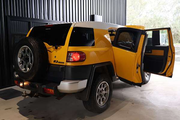 2011 Toyota FJ Cruiser GSJ15R