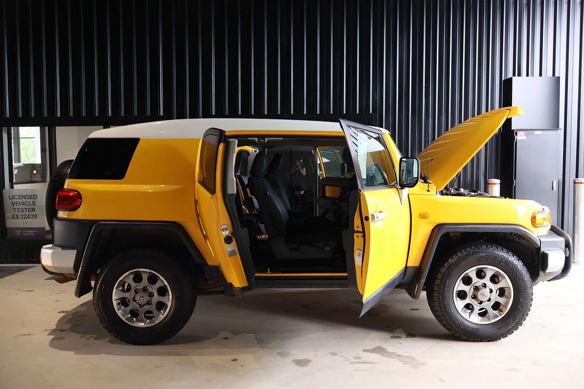 2011 Toyota FJ Cruiser GSJ15R