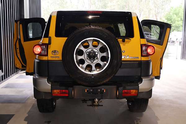 2011 Toyota FJ Cruiser GSJ15R