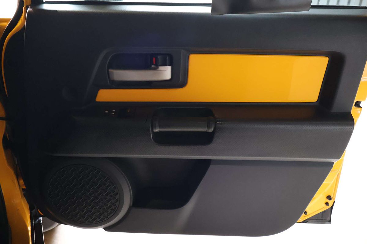 2011 Toyota FJ Cruiser GSJ15R