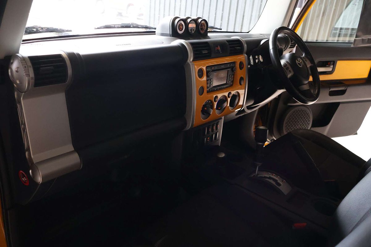 2011 Toyota FJ Cruiser GSJ15R