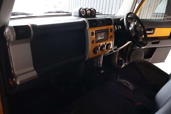 2011 Toyota FJ Cruiser GSJ15R