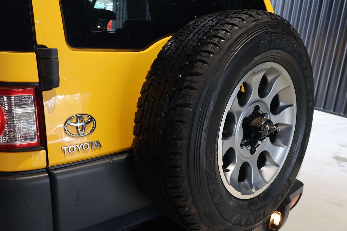 2011 Toyota FJ Cruiser GSJ15R