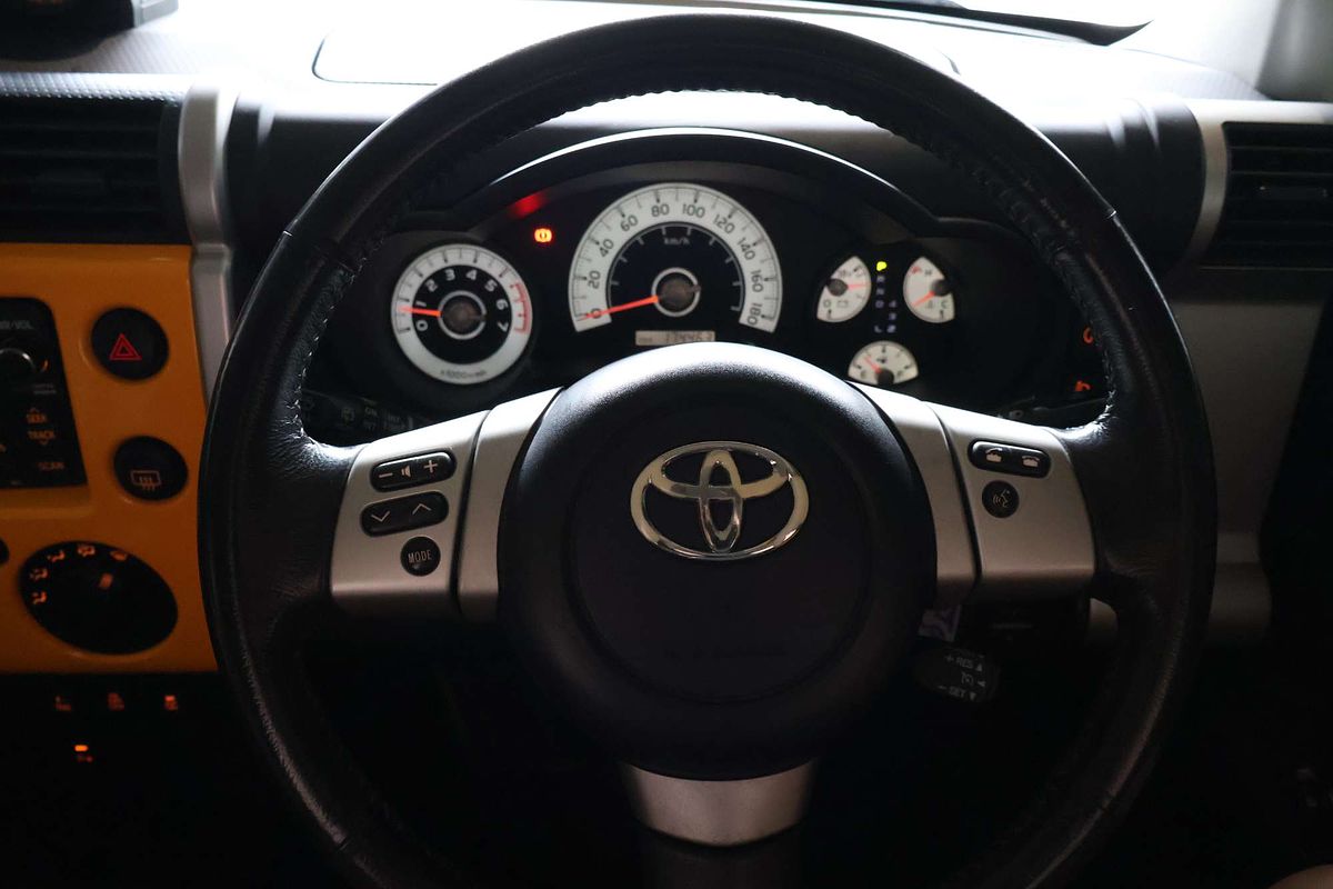 2011 Toyota FJ Cruiser GSJ15R