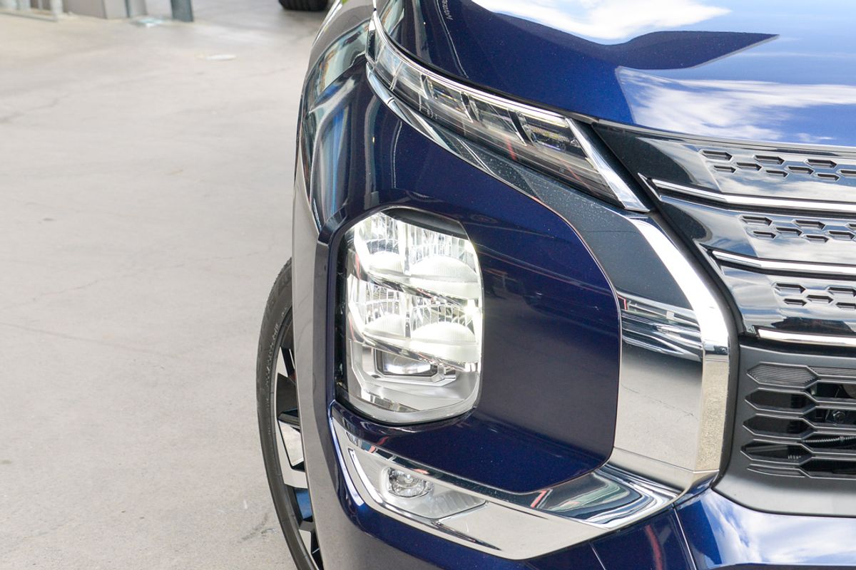 2024 Mitsubishi Outlander PHEV Exceed ZM