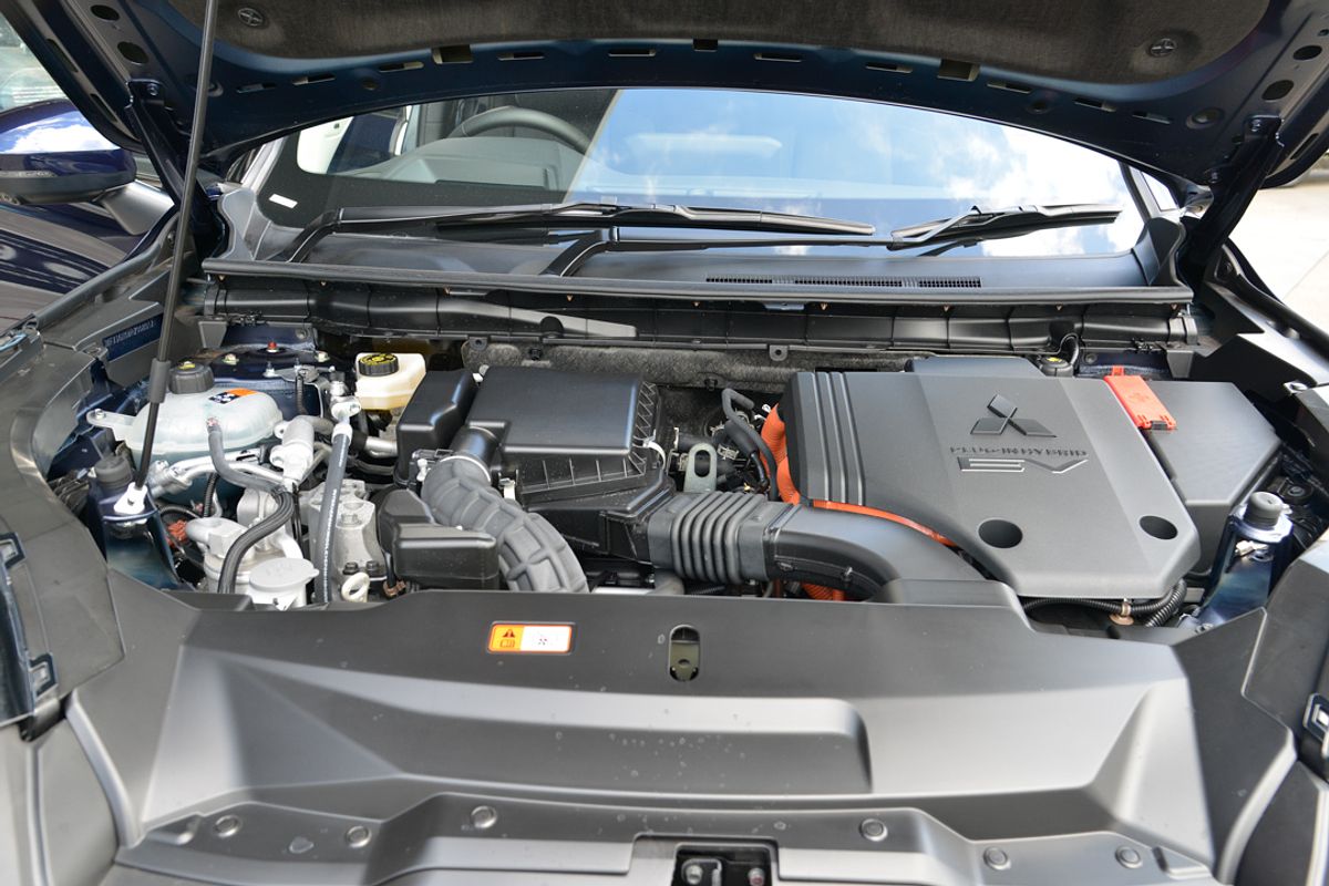 2024 Mitsubishi Outlander PHEV Exceed ZM