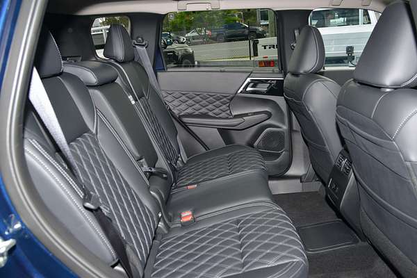 2024 Mitsubishi Outlander PHEV Exceed ZM