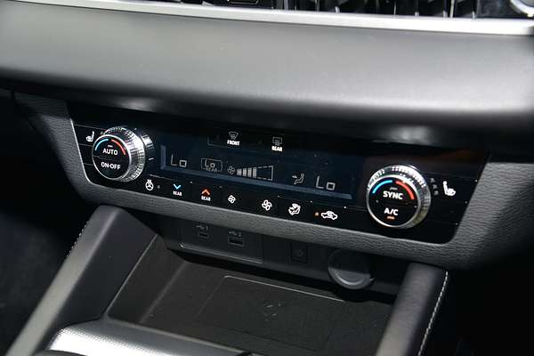 2024 Mitsubishi Outlander PHEV Exceed ZM