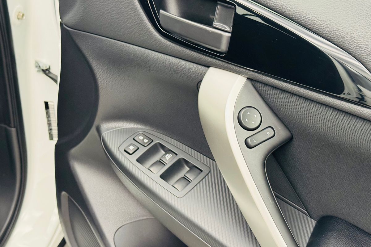 2024 Mitsubishi Eclipse Cross ES YB