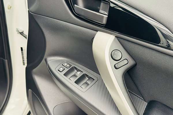 2024 Mitsubishi Eclipse Cross ES YB