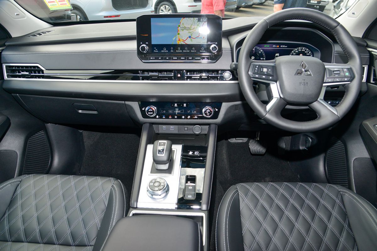 2024 Mitsubishi Outlander PHEV Exceed ZM