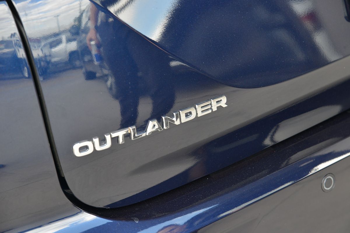 2024 Mitsubishi Outlander PHEV Exceed ZM