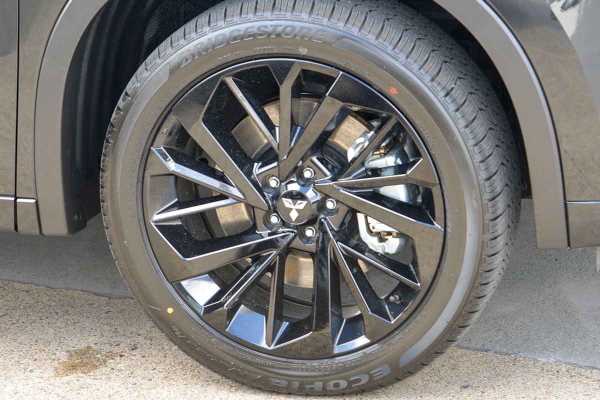 2024 Mitsubishi Outlander PHEV GSR ZM