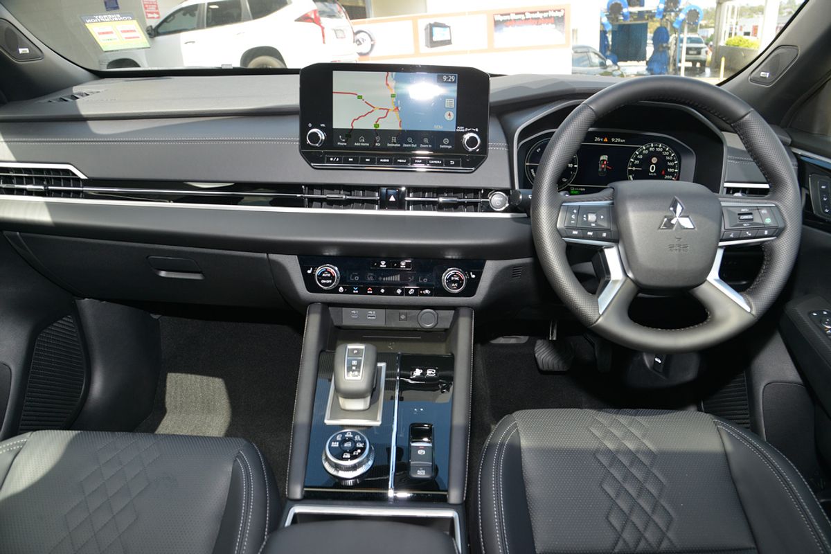 2024 Mitsubishi Outlander PHEV GSR ZM