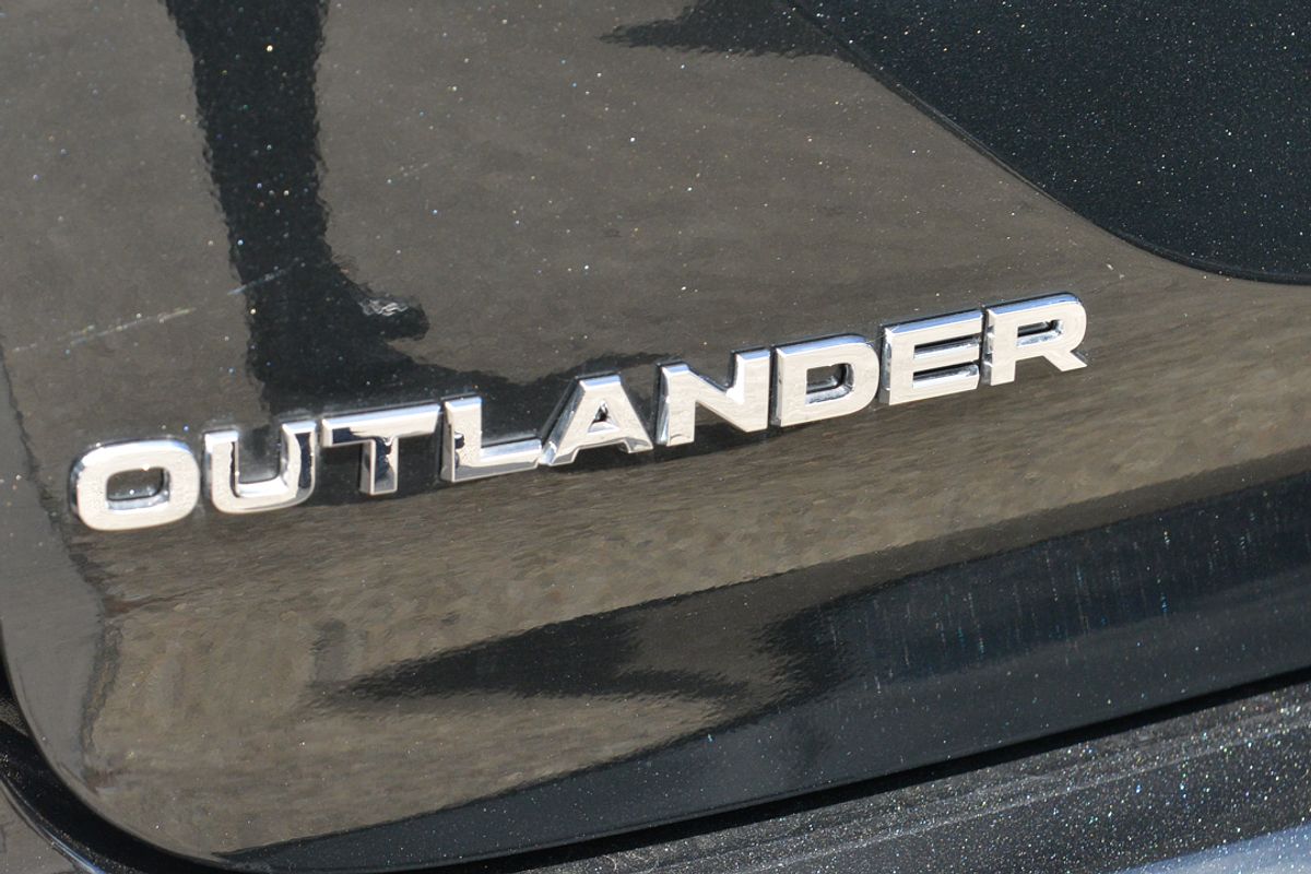 2024 Mitsubishi Outlander PHEV GSR ZM