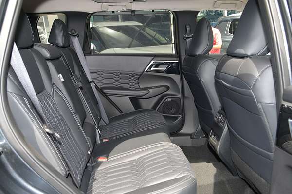 2025 Mitsubishi Outlander Exceed ZM