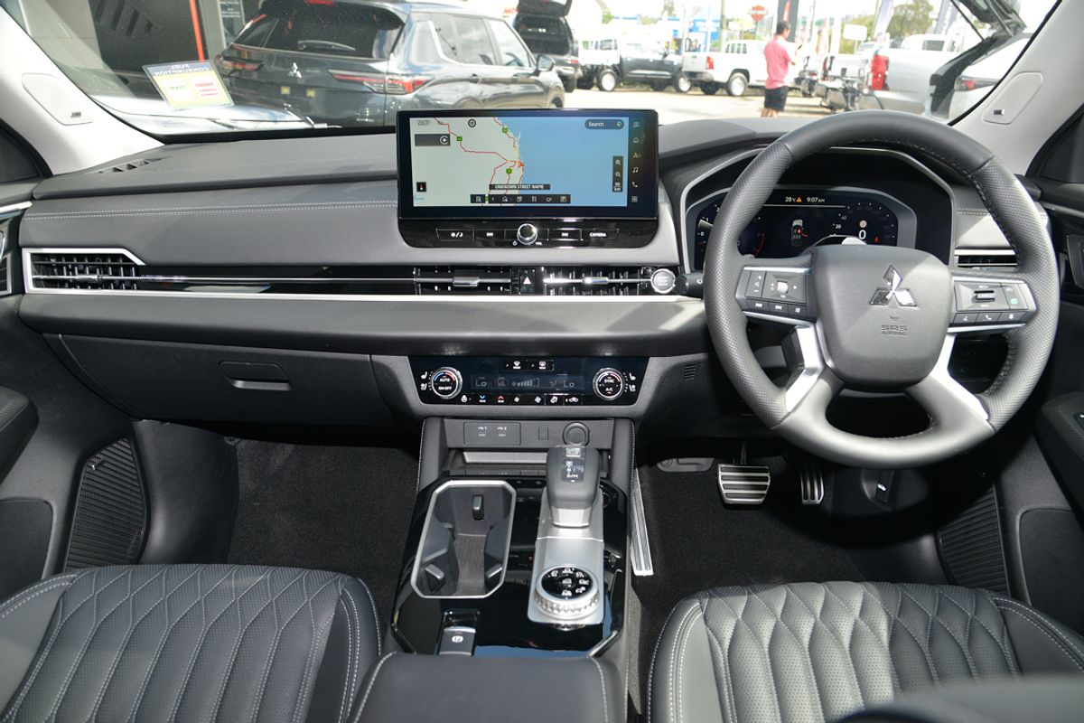 2025 Mitsubishi Outlander Exceed ZM