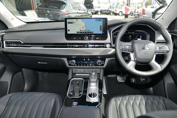 2025 Mitsubishi Outlander Exceed ZM