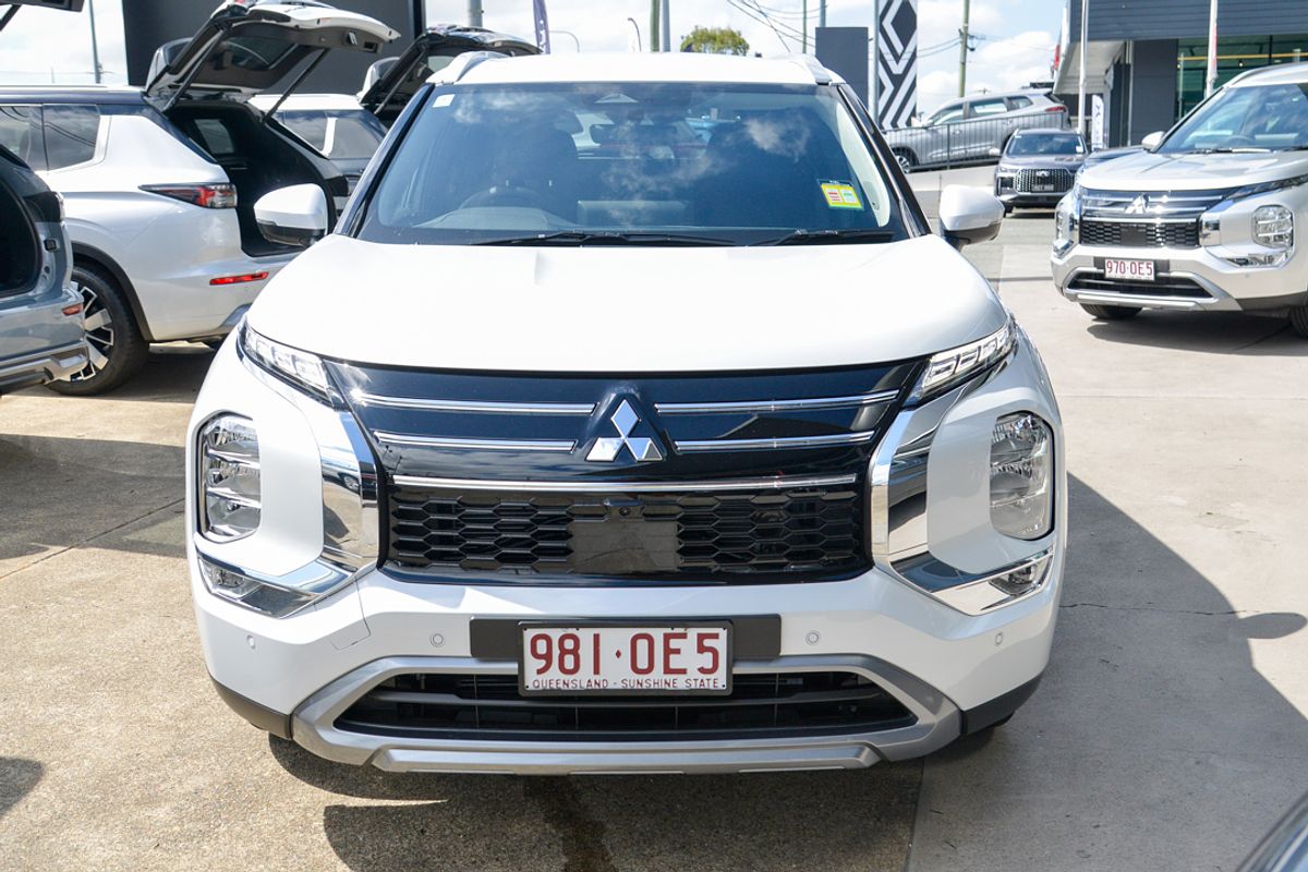 2025 Mitsubishi Outlander LS ZM