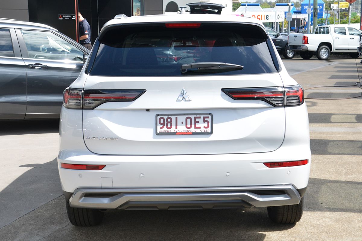 2025 Mitsubishi Outlander LS ZM