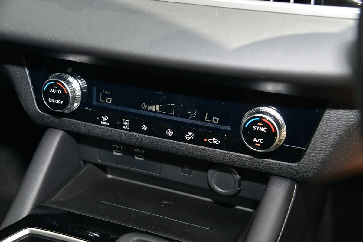 2025 Mitsubishi Outlander LS ZM