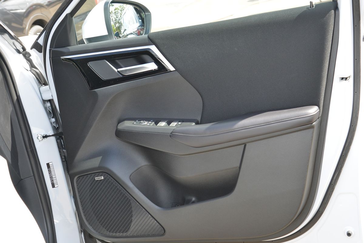 2025 Mitsubishi Outlander LS ZM