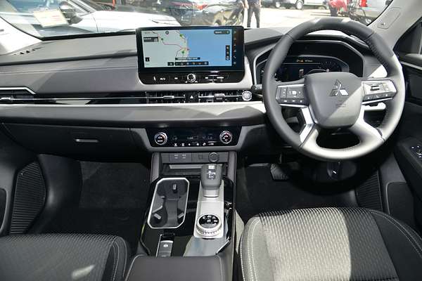2025 Mitsubishi Outlander LS ZM