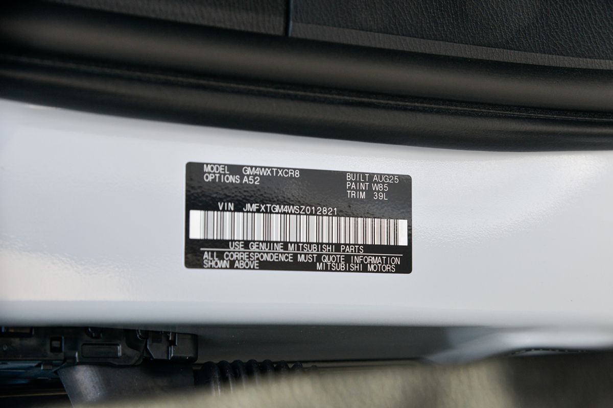 2025 Mitsubishi Outlander LS ZM