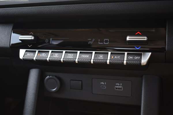 2025 Mitsubishi Triton GLX MV 4X4