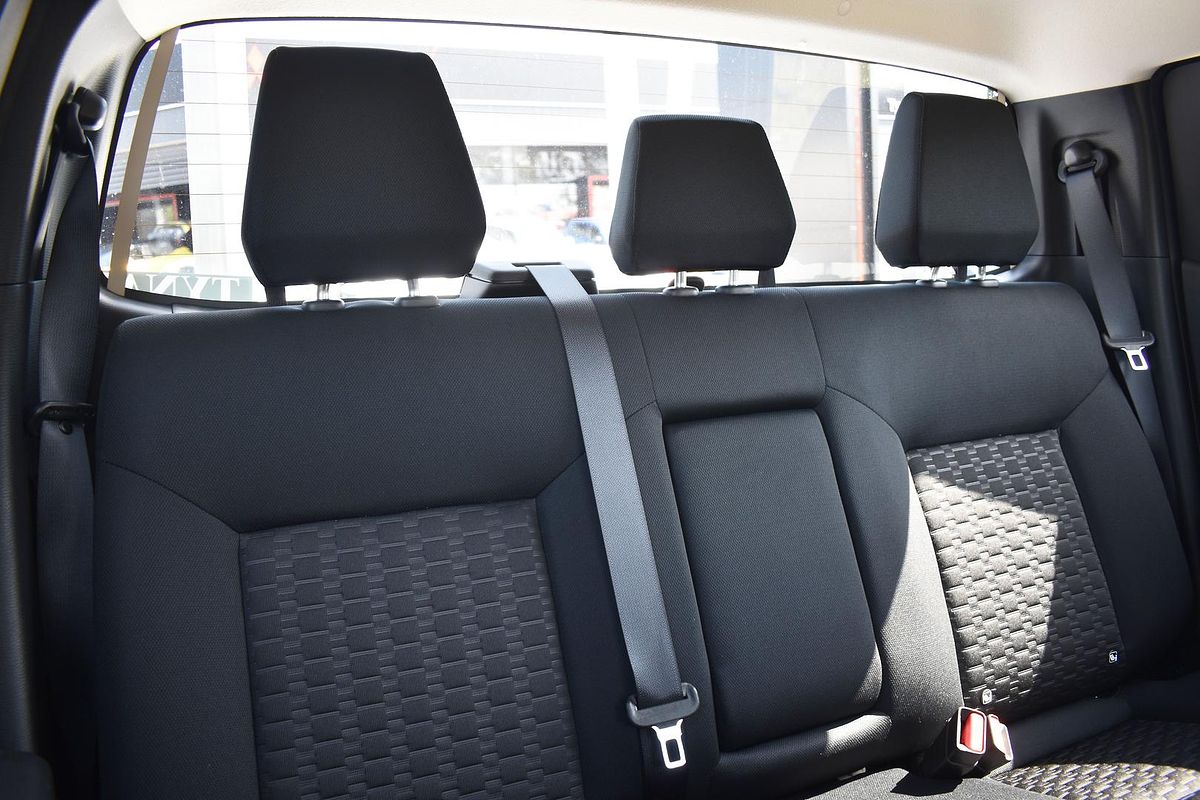2025 Mitsubishi Triton GLX MV 4X4