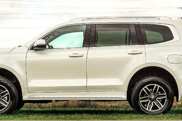 2024 GWM Tank 500 Lux Hybrid P03