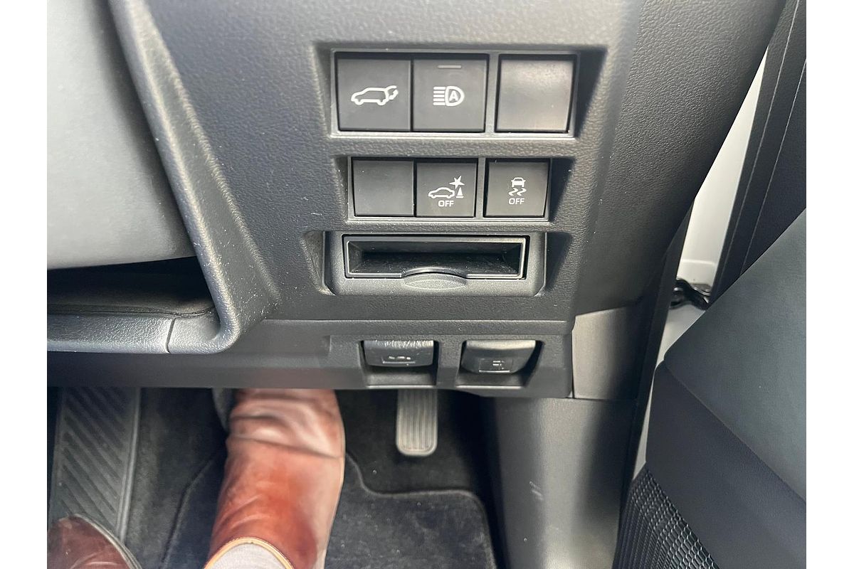 2023 Toyota Landcruiser Sahara FJA300R