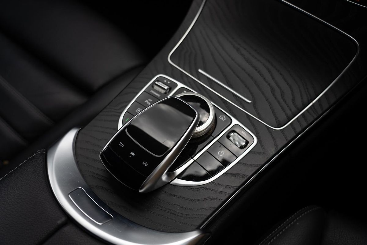 2018 Mercedes-Benz C-Class C300 W205