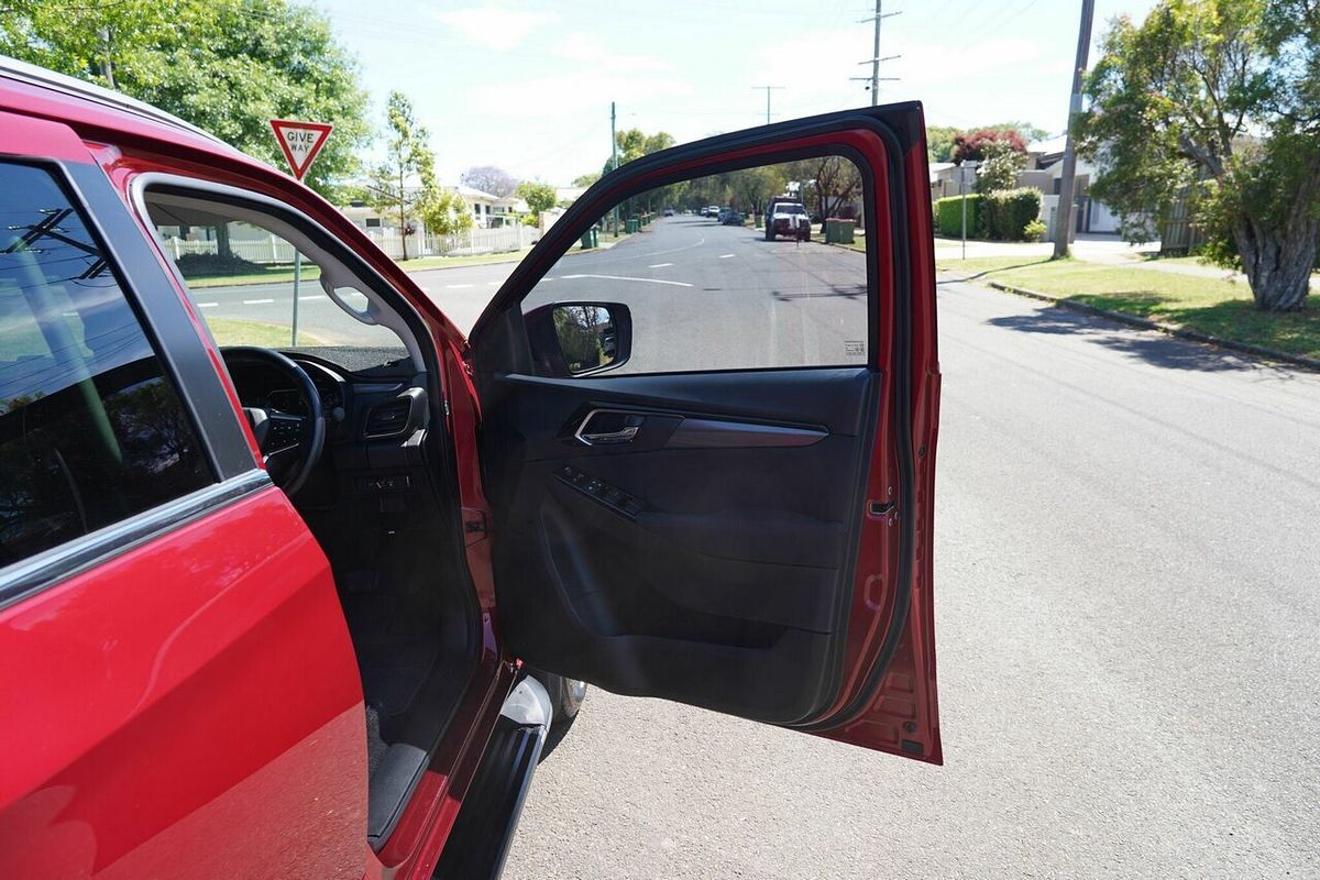 2021 Isuzu MU-X LS-U