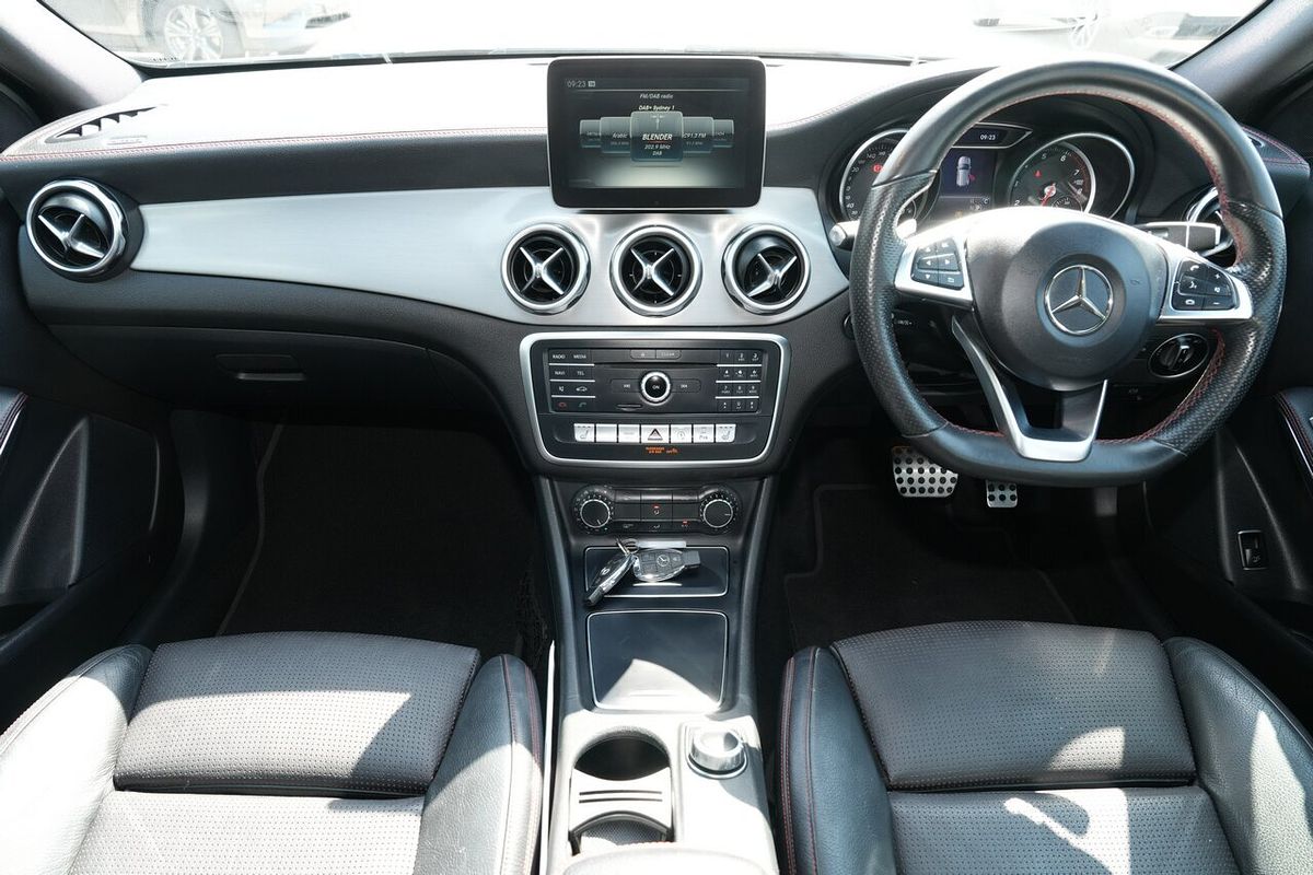 2017 Mercedes-Benz GLA-Class GLA180 X156