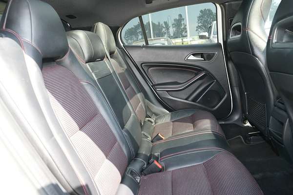2017 Mercedes-Benz GLA-Class GLA180 X156